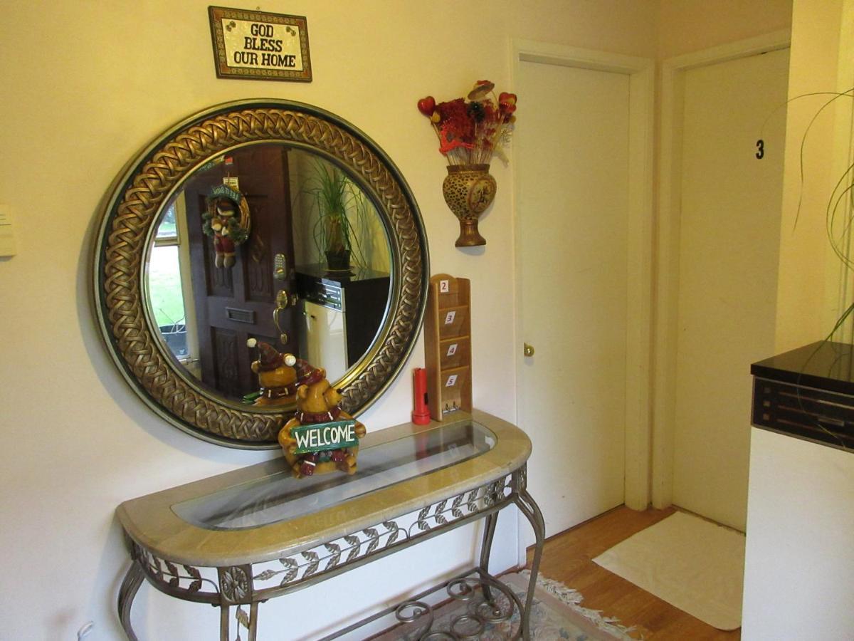Quite House Near The Vancouver Airport リッチモンド エクステリア 写真